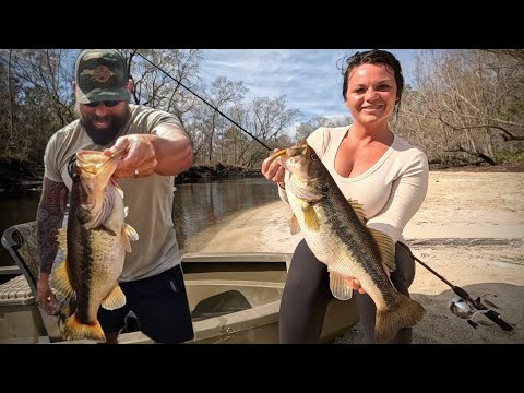 Early Spring River Bass Fishing! Catch, Clean, Cook (Fish Sandwiches!)