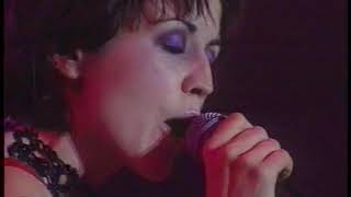 The Cranberries - Put Me Down Live (5/10/2002 Istanbul Concert)