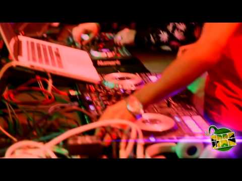 Boom Lion Ft MoombahKingz - Kboombah (Live Mundo Scalibur)