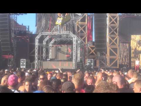 Dominator 2013 | Noize Suppressor LIVE | Carnival of Doom | Nobody Likes the Records That You Play