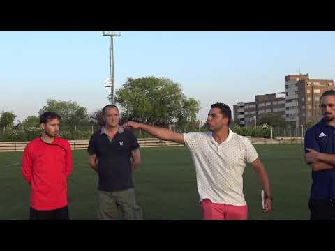 Estarling se queda y charla después del partido contra el Juventud Madrid