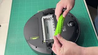 iRobot Roomba® Max 700 Series Vac | How to Clean the Multi