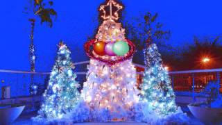 ROCKIN' AROUND THE CHRISTMAS TREE - (Lyrics)