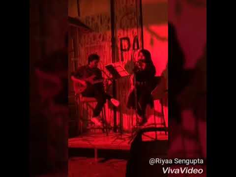 Cafe live accoustic performance