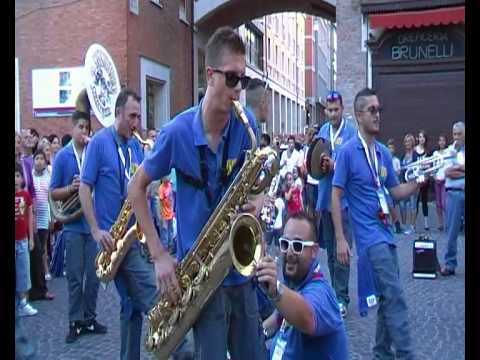 Sassinfunky StreetBand "MB Blues" Ferrara Buskers Festival 2013