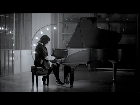 Alicia Creti – Strange [Stripped]