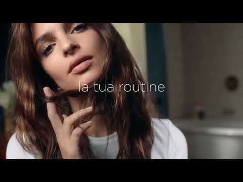 Scopri Aura Botanica la beauty routine di Emily Ratajkowski