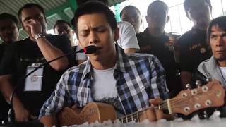Download lagu Ariel saat nyanyi lagu dara ,di rutan kebon waru mp3 Download lagu Ariel saat nyanyi lagu dara ,di rutan kebon waru mp3