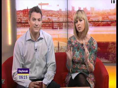 A short clip of Zoe Thomson on ITV programme 'Daybreak' 25th Nov 2011 playing Sweet Child O Mine