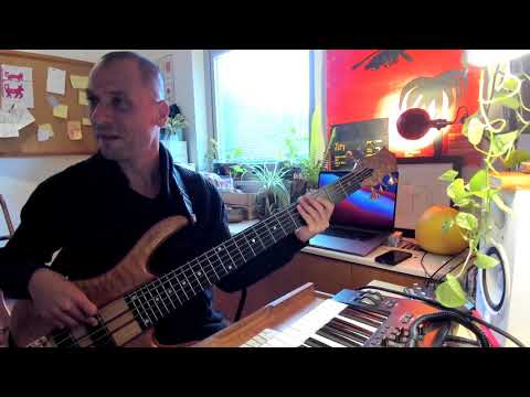 Backing Track - 11/4 #3 Drums & Bass Guitar Groove