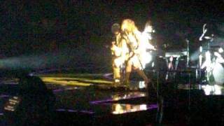 PRINCE & Nikka Costa Perform "Whole Lotta Love" At The Forum 2011