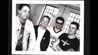 Download lagu Pigfish glass of champagne mp3