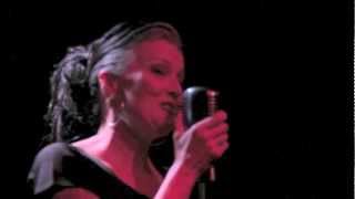 Bernadette Seacrest and her Kris Dales - Tiptoe Through The Tulips (Official)