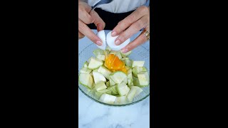 Beat the eggs with the courgettes and you will be surprised by the result!