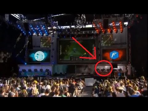 Azubu Frost cheats vs TSM in a tournament