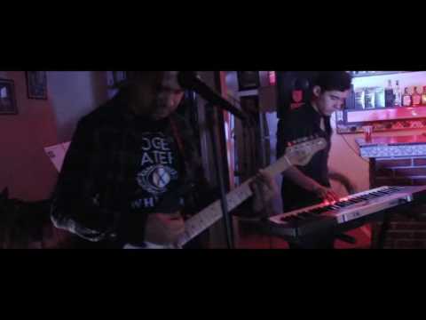 Another Brick in the Wall - Amantes de lo Ajeno