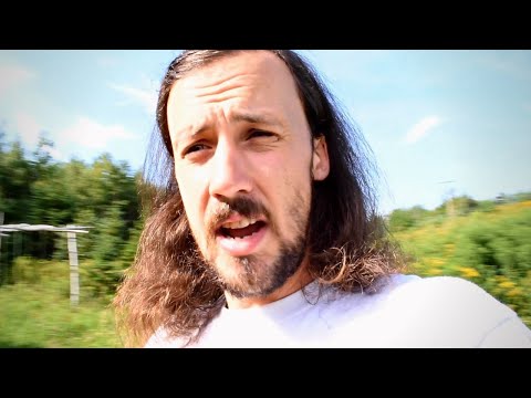 Advantages & Disadvantages Of Straw Bale Gardening