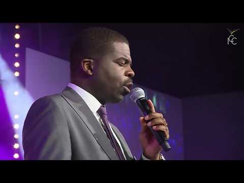 NOUS ELEVONS TON NOM PLUS HAUT