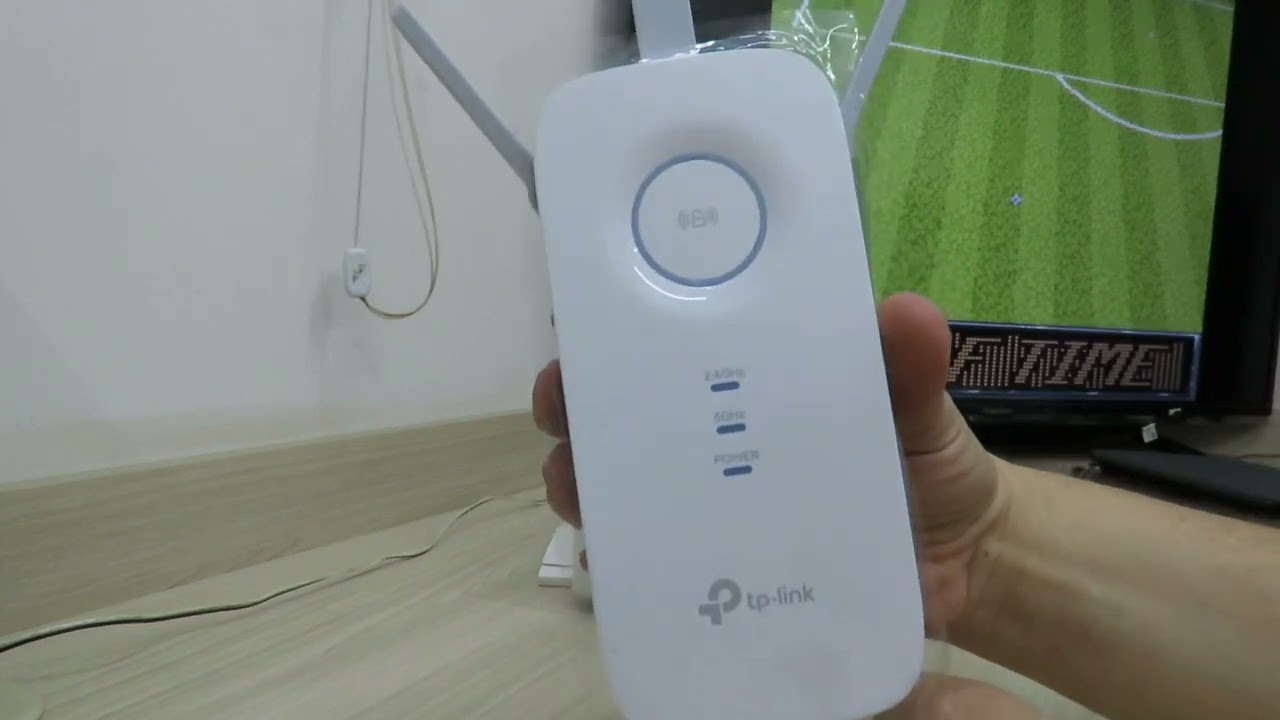 Miniatura da avaliação em vídeo de Repetidor Wi-Fi TP-Link RE450 AC1750 Dual Band Gigabit