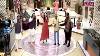 &#39;Dam Mast Qalandar&#39; performed live by Sabri brother along with Sherry