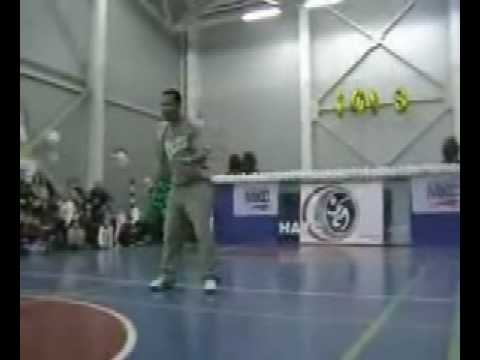 Bruce Ykanji in Sevastopol STOMP hip hop street