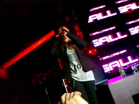 Audrey Gallagher Live @ UP! The Club - You Walk away.mp4