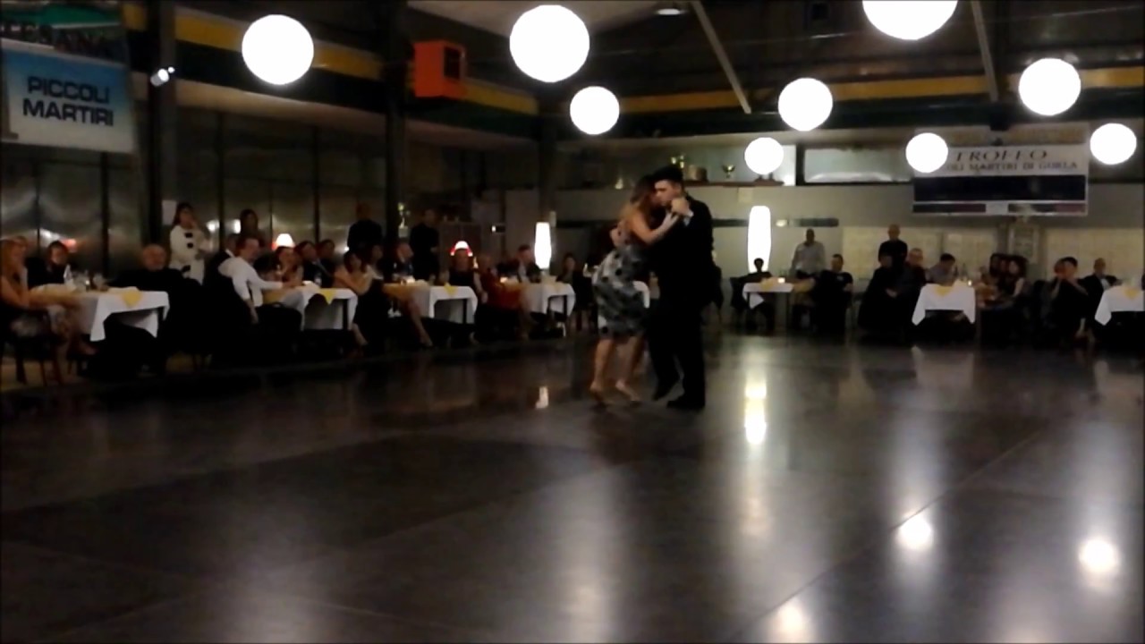 Seba Bolivar y Agustina Paez a La Mariposa presso Cafè Dominguez