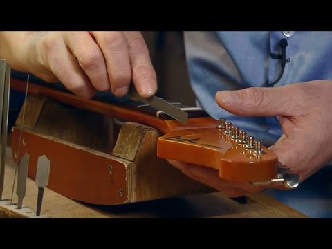 GUITARDOC Workshop Episode 2 - Sattel kerben, polieren, Saiten aufziehen, Halskrümmung