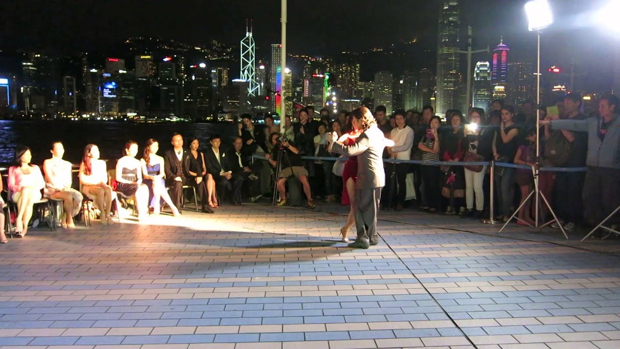 Raymond Chu y Lily Cheng 1/2 at Outdoor Milonga at Avenue of Stars | 星光大道的探戈