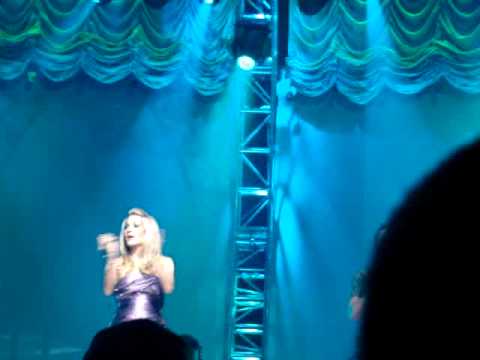 Carrie Underwood f/ Craig Morgan Don't Rock the Jukebox Rockford 4/10/10