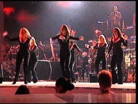 Zdravko Colic - Cini ti se grmi - (LIVE) - (Beogradska Arena 15.10.2005.)