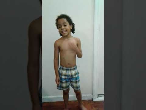 My baby treyvon singing😍😍😘😘