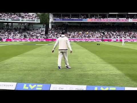 Barmy army chant at lords (Steve smith)