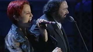 Dolores O&#39;Riordan &amp; Pavarotti - Ave Maria