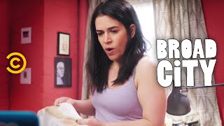 Broad City - Hack Into Broad City - Getting a Stain Out - Uncensored