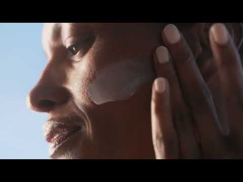 The Moisturizing Soft Cream | La Mer Gives Skin Life