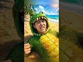 Руми сталкивается с опасностью на пляже 🐊🔥