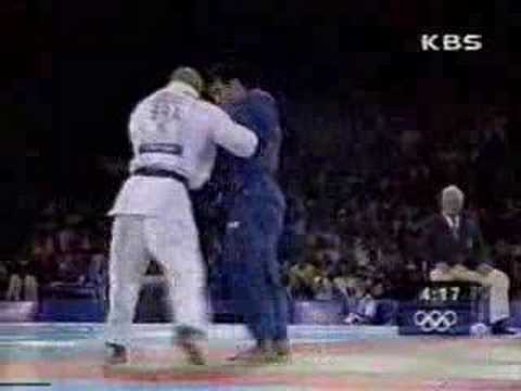 Yoshida Breaks Arm 2000 Olympics Judo