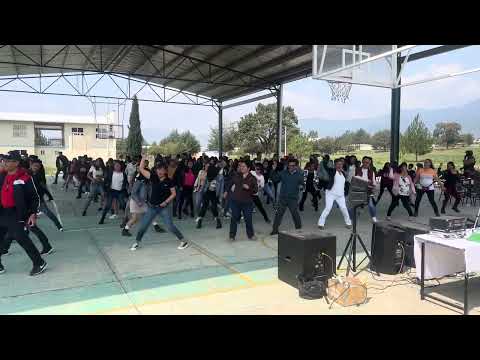Aprendiendo a bailar "No rompas mi corazón", "Payaso del rodeo" y "La Carabina de Ambrosio" CONVIVIO