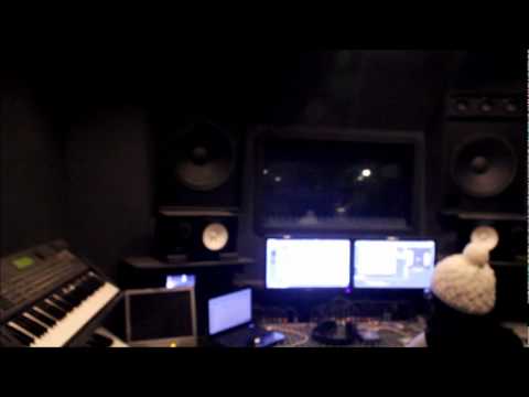 Living Life Stuntin Preview ( In Studio Performance )