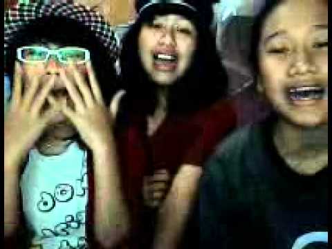 download lagu mp3 mp4 Zona Rossa Krew Anugerah Terindah Yang Pernah Kumiliki, download lagu Zona Rossa Krew Anugerah Terindah Yang Pernah Kumiliki gratis, unduh video klip Zona Rossa Krew Anugerah Terindah Yang Pernah Kumiliki