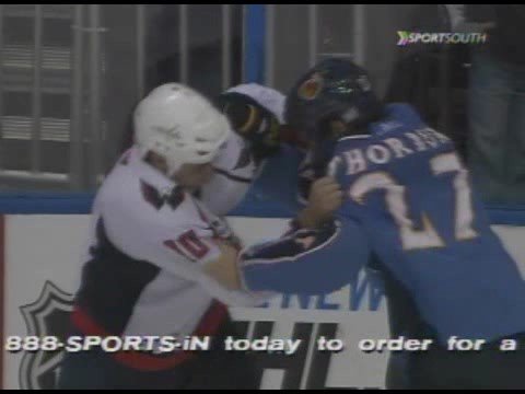 Matt Bradley vs Chris Thorburn