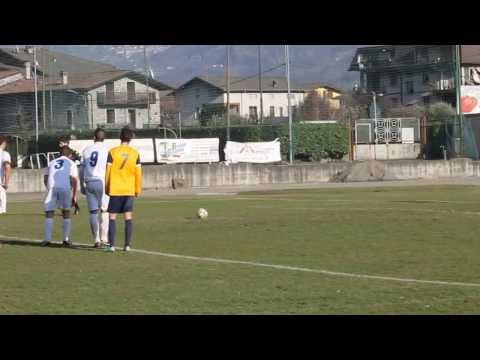 Rigore di Castellazzi contro il Vallecamonica