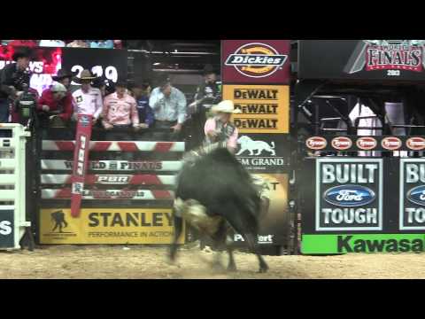 Slash's final out at the PBR World Finals vs. Renato Nunes