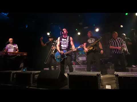 The Busters - "World gone Mad, Revolution Rock, Black Out", live, 02.02.'24, Nürnberg, Hirsch