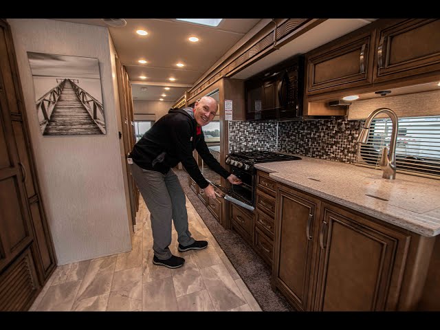 Preview image of 2022 Newmar Bay Star Sport 3315 (11N210130) youtube video