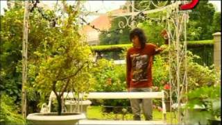 Download lagu Yovie & Nuno - Manusia Biasa (CLB) mp3