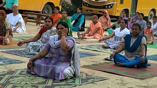 preview picture of video 'Yoga at rail vihar Gkp 2018'