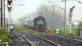 preview picture of video '300th Upload dedicated to all ALCO lovers, Gonda 3D furiously smoking and honking!!'