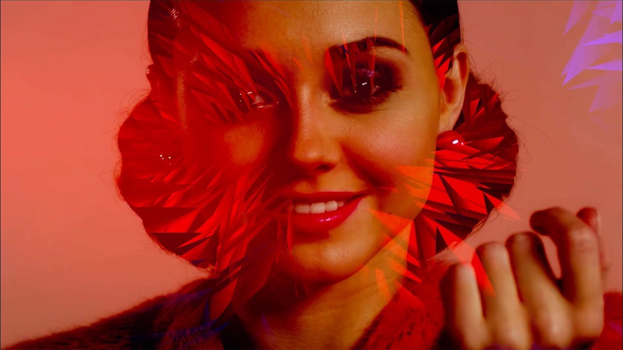 песня looking at me. Listen to me looking at me слушать. Look at me текст. Look at me песня картинки из ютуба. Look at me текст.